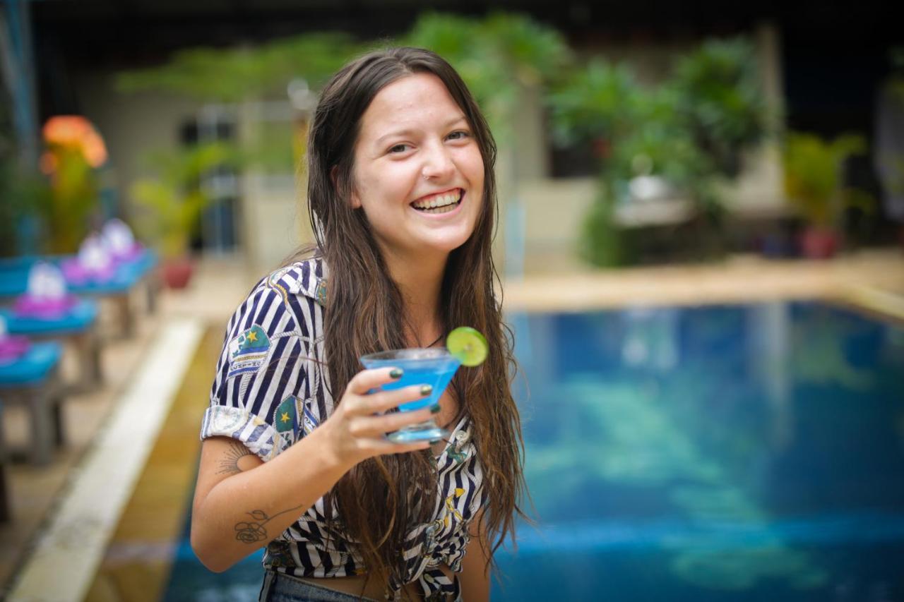 Blue Diamond Hostel Battambang Exterior photo